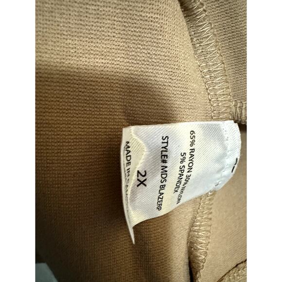 Avenue Shops Magic 3/4 Blazer |Plus Size 2X - Picture 7 of 7